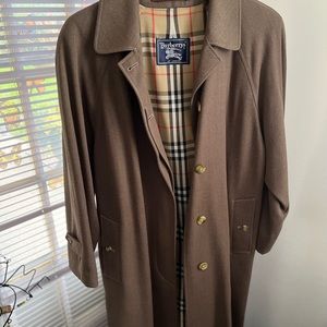 BURBERRYS OF LONDON PRE-LOVED AUTHENTIC, VINTAGE GABERDINE TRADEMARK LINING COAT